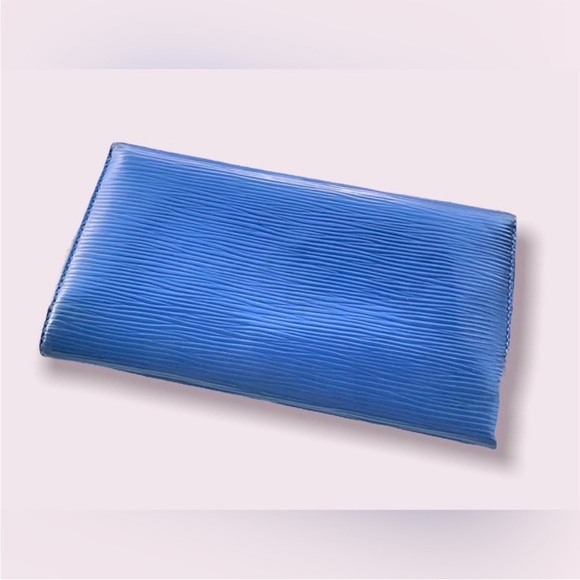 Louis Vuitton Wallet - Picture 6 of 9